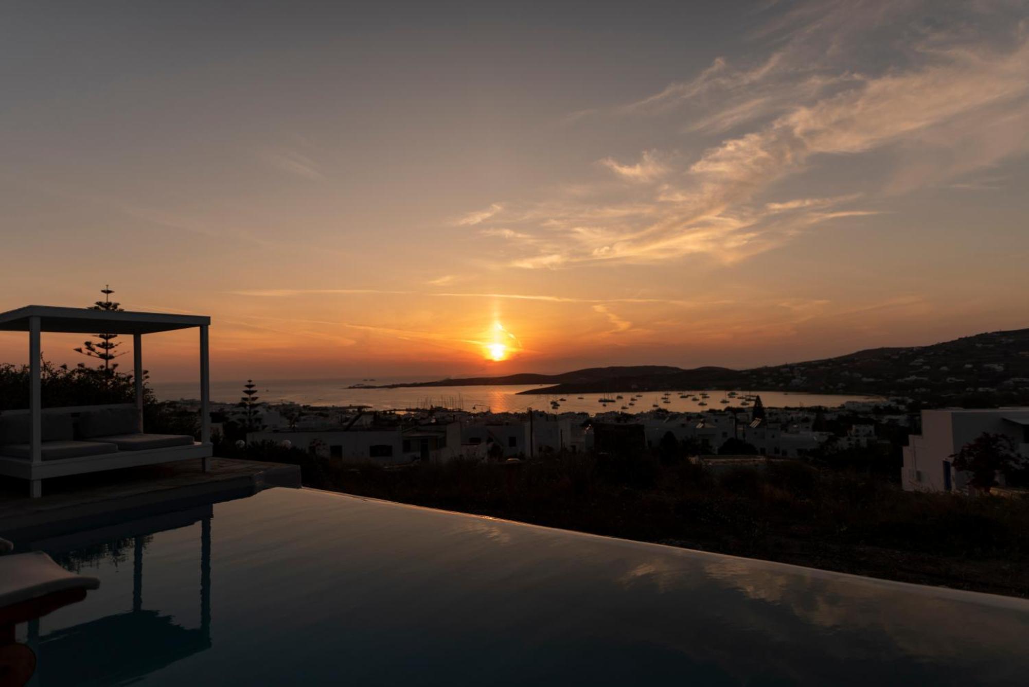 Orasea Villa With Private Pool Páros 外观 照片